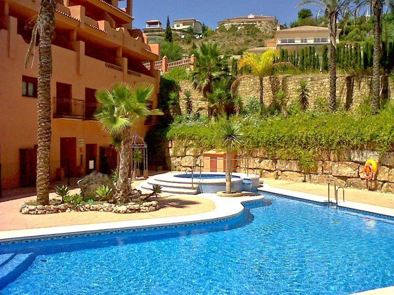 Royal Suites Marbella 贝纳阿维斯 外观 照片